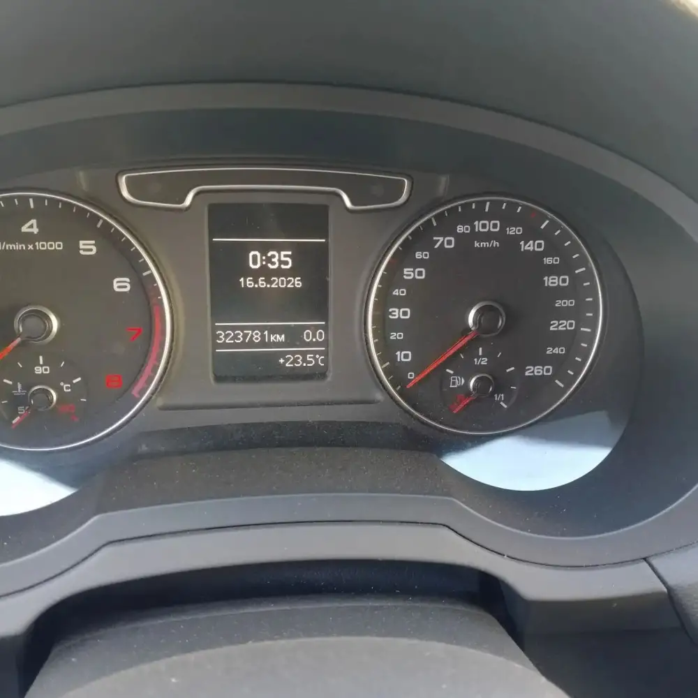 Audi Q3 — фото 6 из 6