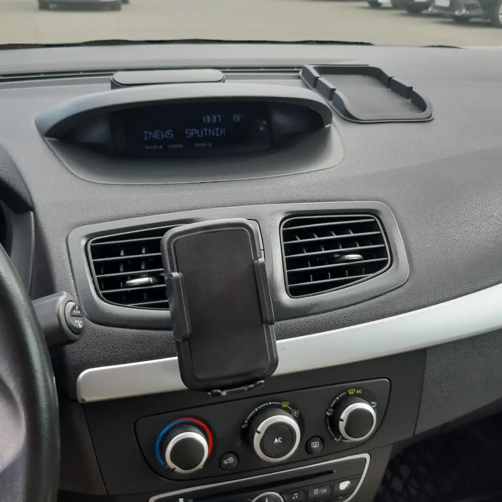 Renault Fluence — фото 6 из 6