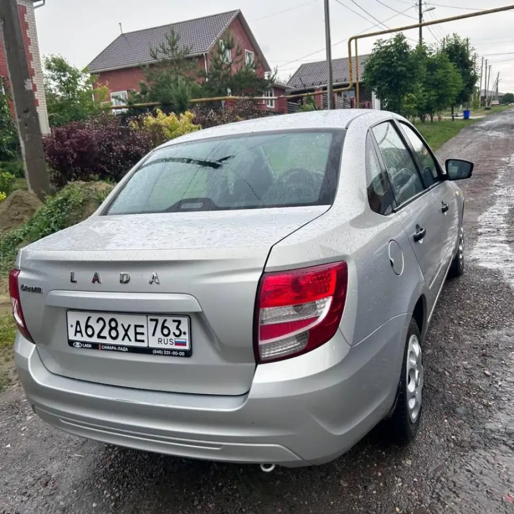 Lada Granta — фото 5 из 6