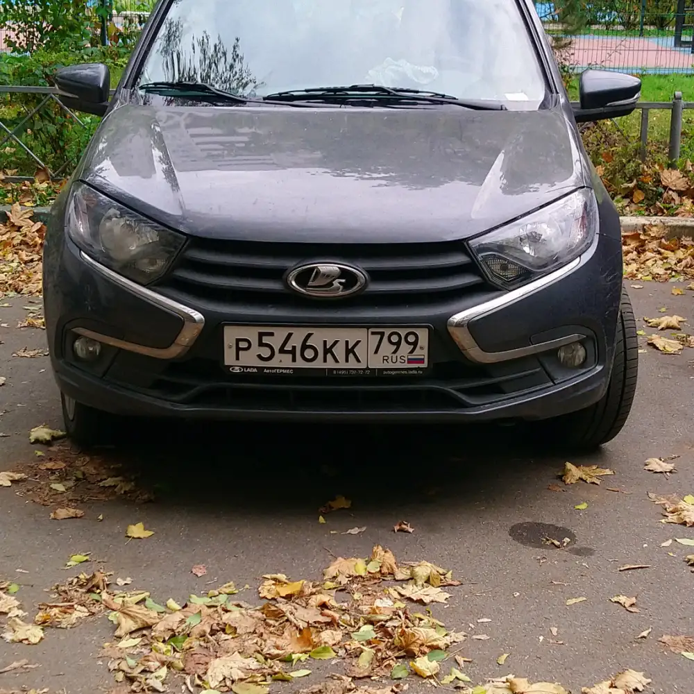 Lada Granta — фото 1 из 2
