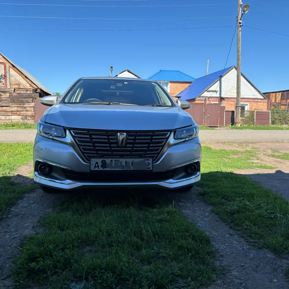 Toyota Premio — фото 1 из 6