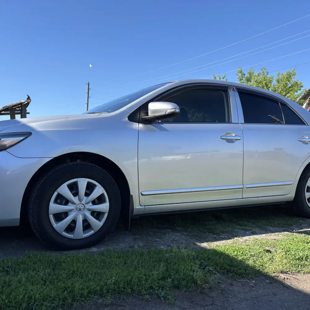 Toyota Premio — фото 2 из 6