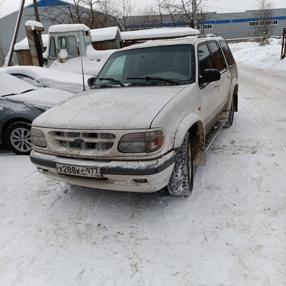 Ford Explorer — фото 1 из 1