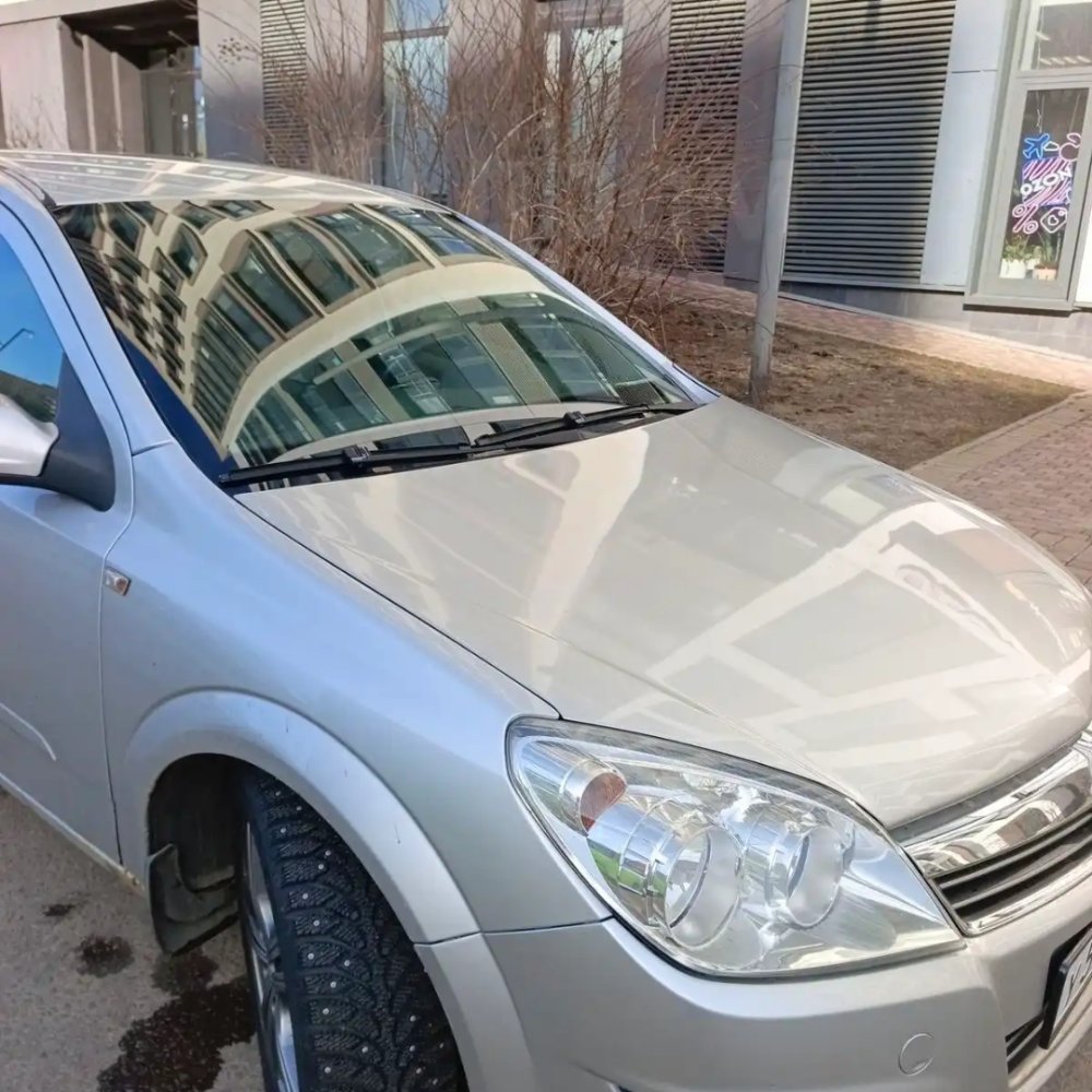 Opel Astra — фото 1 из 1