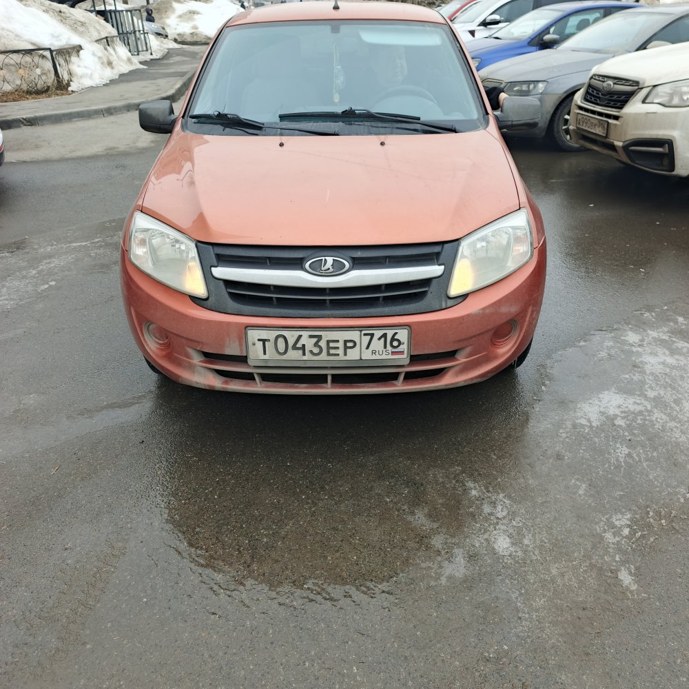 Lada Granta — фото 1 из 1